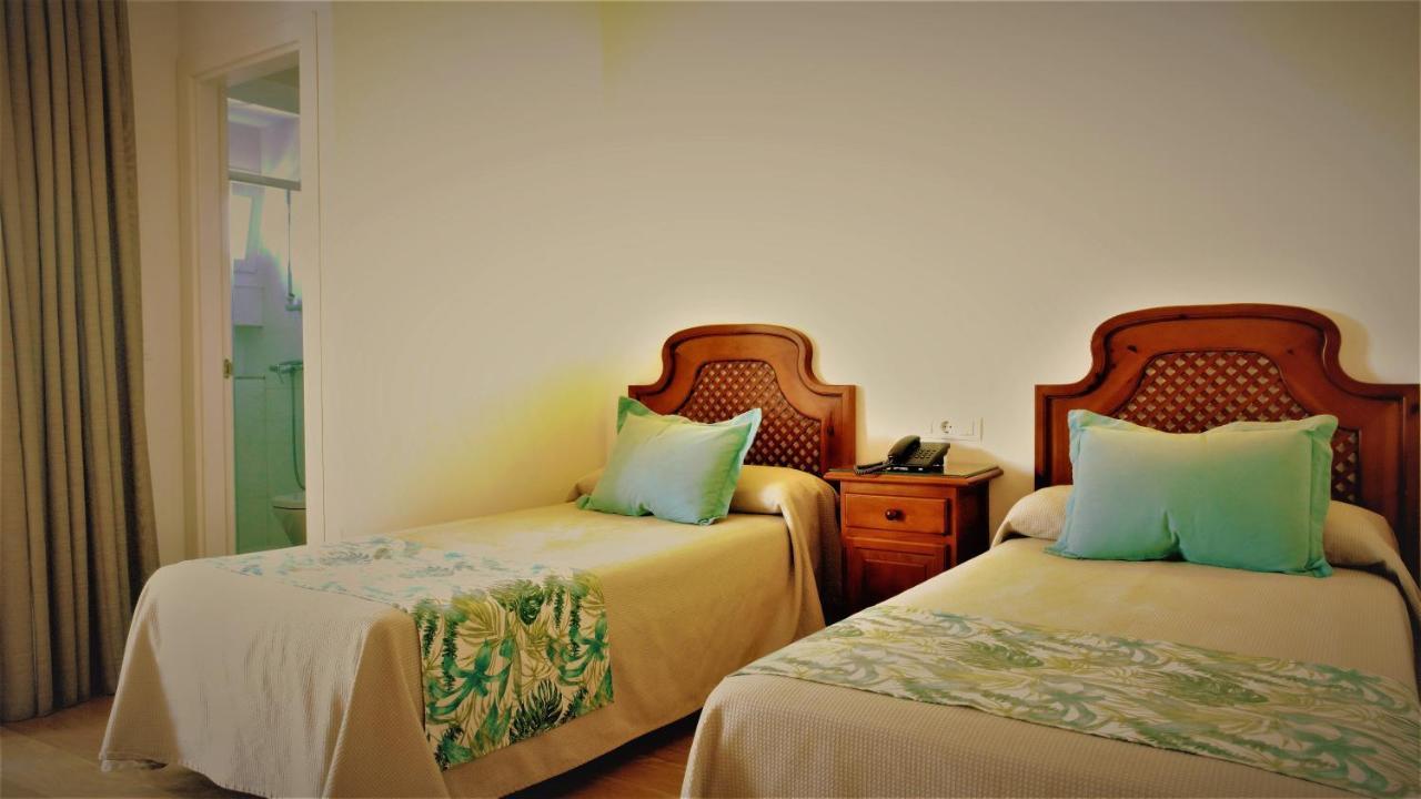 Hotel Ayamontino Punta Umbria Exterior photo