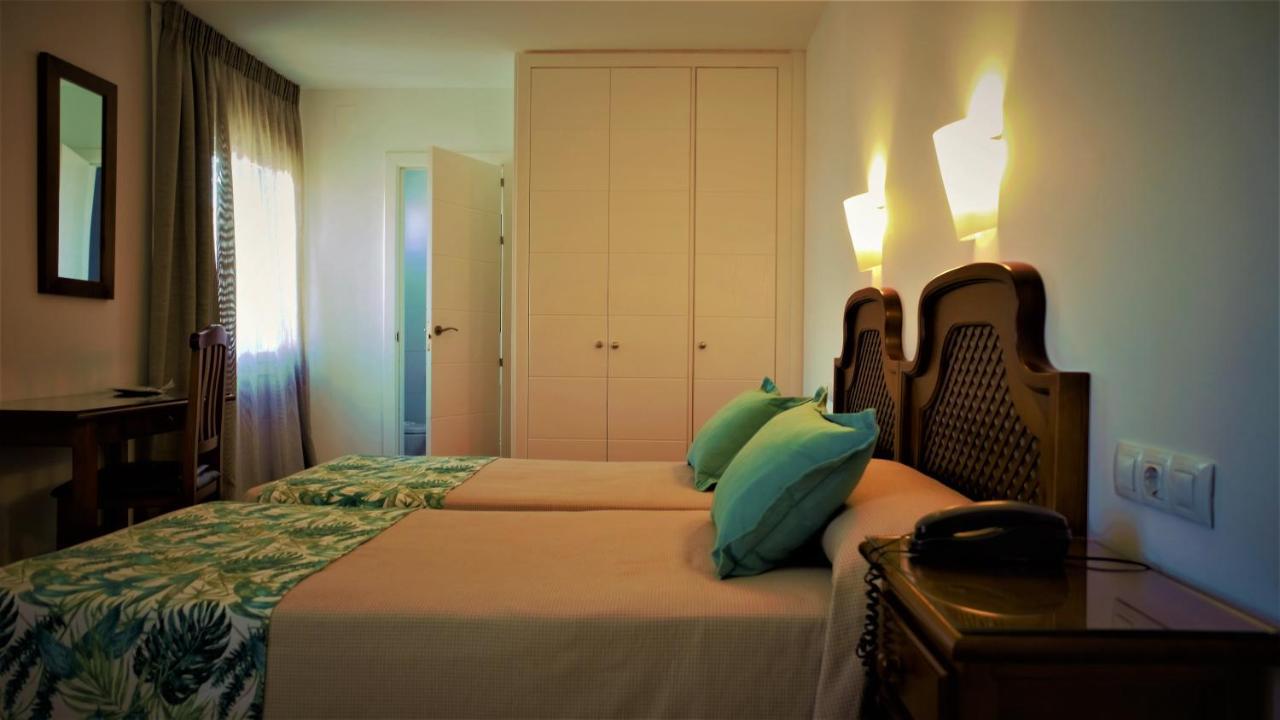 Hotel Ayamontino Punta Umbria Exterior photo